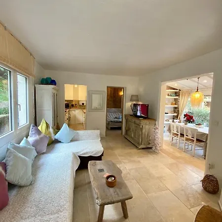 Nouveau A La Location Climatisee Avec Piscine, Plage Et Commerces Accessibles A Pieds * Grimaud