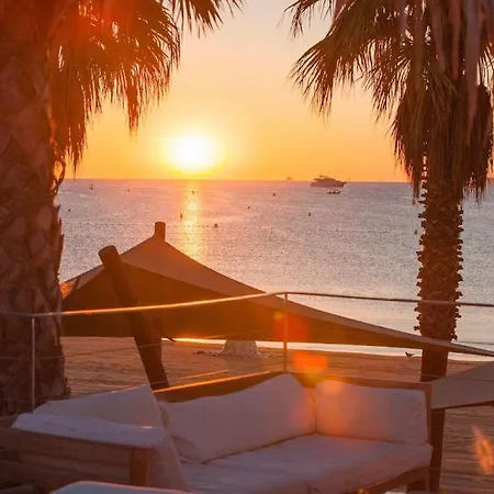 Villa Nouveau A La Location Climatisee Avec Piscine, Plage Et Commerces Accessibles A Pieds *