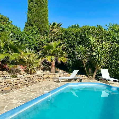 Nouveau A La Location Climatisee Avec Piscine, Plage Et Commerces Accessibles A Pieds * Grimaud