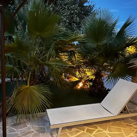 Nouveau A La Location Climatisee Avec Piscine, Plage Et Commerces Accessibles A Pieds * Grimaud