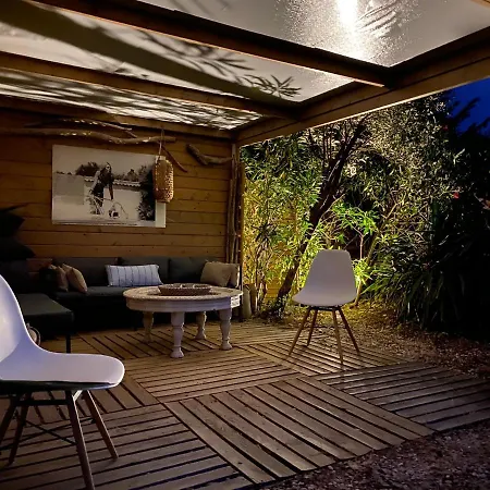 Nouveau A La Location Climatisee Avec Piscine, Plage Et Commerces Accessibles A Pieds