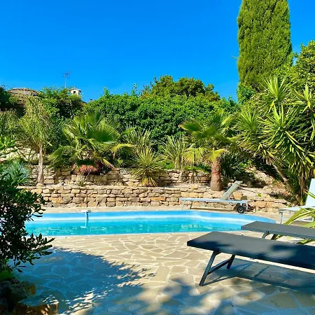 Nouveau A La Location Climatisee Avec Piscine, Plage Et Commerces Accessibles A Pieds